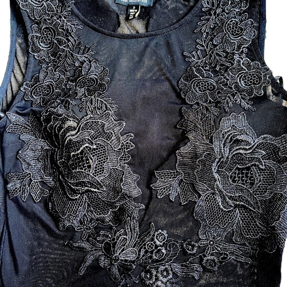 Jodi Kristopher Lace Bodysuit - Picture 3 of 3